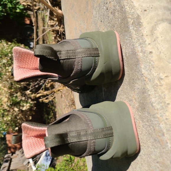 Puma Fierce in Olive/Pink 6.5 - Picture 9 of 10